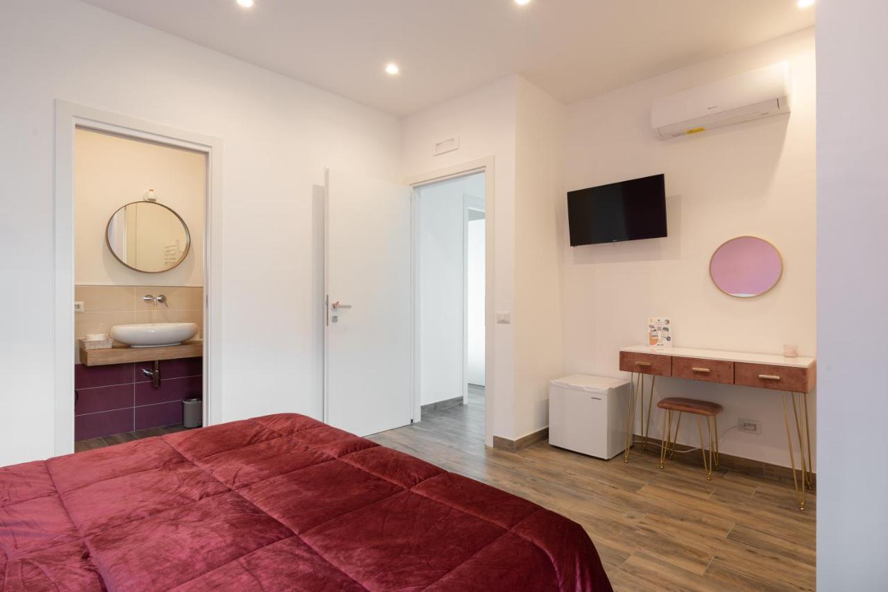 Seascape - Noemi'S Rooms วีโกเอเกวนเซ ภายนอก รูปภาพ